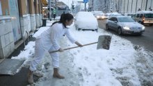 Niste očistili snijeg ispred svog ulaza? Mogla bi vam stići kazna