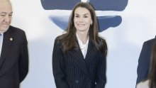 Kraljica Letizia dokazala moć minimalizma u savršenom prugastom odijelu