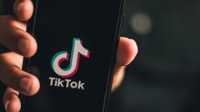 TikTok algoritam promijenio sve: Skulptura od knjiga privlači i do 1000 turista dnevno