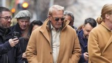 Svi su gledali samo u njega: Kevin Costner se pojavio u Milanu i zasjenio upola mlađe frajere