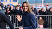 Kate Middleton zablistala u kaputu koji je sama dizajnirala