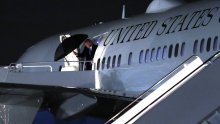 Problemi za Trumpa na putu za Davos: Air Force One naglo se okrenuo i vratio