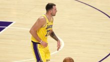 Dončić se sa stilom vratio u Dallas: Sjajnom utakmicom vodio Lakerse do pobjede
