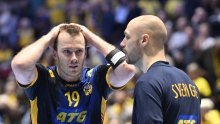 Švedska zvijezda divljala i razbijala na klupi, suigrači ga zbunjeno gledali