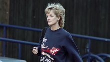 Povratak najtraženije majice 90-ih: Svi žele komad koji je Lady Di nosila iz inata