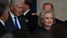 I on je na fotografijama: Clinton svjedoči u istrazi o Epsteinu