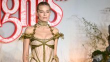 Spektakl na crvenom tepihu: Margot Robbie nadmašila je samu sebe u 'goloj' haljini