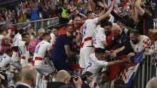 Pogledajte ludo slavlje nakon bronce! Igrači uletjeli na tribinu, Stožicama se ori hrvatska pjesma