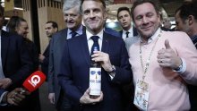 Macronov 'for sure' postao hit na društvenim mrežama, a sada je dobio i svoje vino