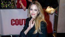 Modni zaokret Angeline Jolie: Skinula je 'golu' haljinu i pokazala što je prava, moćna elegancija