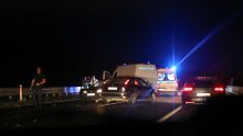 Tri muškarca i žena pretrčavali autocestu: Dvojica poginula, dvoje teško ozlijeđeno