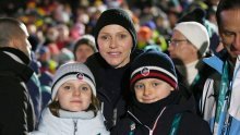Princeza Charlene blista u bijelom, ali svi su gledali Gabriellu: Jakna je ukrala show