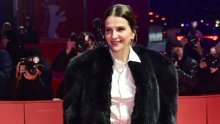 Haljina za nju nije opcija broj 1: Juliette Binoche ukrala show u hlačama i bundici