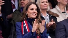 Smijeh na tribinama nakon 'tjedna iz pakla': Prvo pojavljivanje Kate Middleton u javnosti