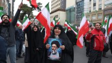 Iranski tvrdolinijaši na ulicama: Ili smrt ili Hamenei, naša krv vodi u raj