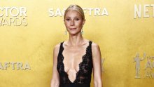 Svi pričaju o haljini Gwyneth Paltrow: Dubokim dekolteom stvorila pomutnju na dodjeli