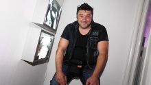 'Radio sam u striptiz baru'