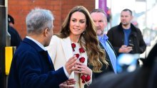 Poklon koji čuva godinama: Kate Middleton nosila naušnice za 50 eura