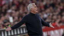 Kaos nakon velikog derbija: Mourinho dobio crveni pa žestoko udario po Portu