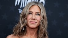 Zaboravite botoks: Jennifer Aniston kune se u ovaj hit tretman koji briše bore