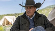 Kevin Costner snimljen s 31 godinu mlađom ženom: Jedan detalj odmah je pokrenuo glasine