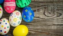 Zaboravite ocat: Ovaj jeftini sastojak tajna je savršeno obojenih uskrsnih jaja