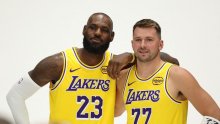 Luka Dončić razbio Houston, a LeBron James ispisao povijest; zajedno su zabili 70 koševa