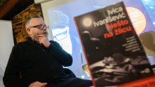Predstavljen kriminalistički roman Ivice Ivaniševića 'Nešto na žlicu'