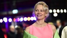 Pamela Anderson opet bez trunke šminke, a obožavatelji komentiraju samo jedno