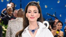 Ogrlica Anne Hathaway zasjenila je sve ostalo, izrađivala se čak 1200 sati