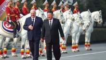 FOTO Kim Jong Un priredio spektakl za Lukašenka: Dočekali ga bijeli konji, vojska i razdragana djeca