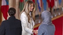 Melania Trump htjela je poslati poruku o budućnosti, ali sve poglede je ukrao robot