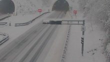 Autobus se zabio u stijenu u Gorskom kotaru: Došlo do zastoja na državnoj cesti