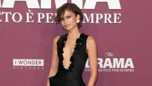 Nešto posuđeno: Kako je Zendaya pretvorila 'staru' haljinu u modni trenutak koji se pamti