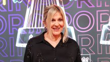 Novo pojavljivanje Nives Ivanković: Glumačka diva osvojila crveni tepih Porina