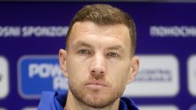 Džeko oduševio navijače prije utakmice s Italijom: Ustanimo i zaplješćimo