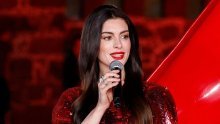 Anne Hathaway zabljesnula u minijaturnoj haljini, a tek kad vidite čizme
