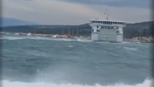 VIDEO Trajekt Hrvat isplovio usred olujne bure, pogledajte kako je izgledala borba na moru