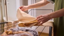 Mrzite rublje koje se suši satima? Isprobajte ovaj trik koji štedi i vrijeme i struju