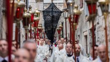 FOTO Završila hvarska procesija 'Za križen', pogledajte kako je sve izgledalo