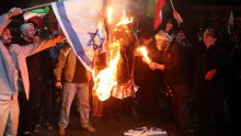FOTO Pogledajte prizore iz Teherana: Pale zastave, Izrael reagirao: Slijedi li novo zaoštravanje?