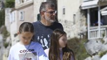 Slaven Bilić uhvaćen u rijetkom privatnom trenutku: Splitskom rivom prošetao s kćeri