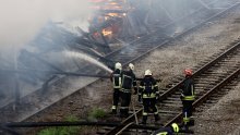 Izgorjela skladišta HŽ-a u Osijeku, javili se iz tvrtke: 'U njima nema ništa vrijedno'