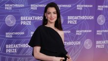Ovakvu crnu haljinu nije lako zaboraviti, Anne Hathaway pretvorila je klasik u spektakl