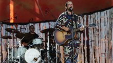 Tko je Noah Kahan: Kako je najiskrenije ime folk glazbe osvojilo svijet ne pokušavajući biti cool