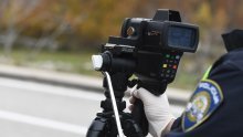 Većina vozača ovo ne zna: Radar može ‘uhvatiti’ brzinu puno prije nego ga vidite