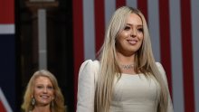 Tiffany Trump zablistala u Bijeloj kući: Istaknula figuru u haljini laskavog efekta