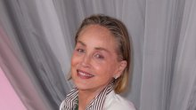 Bez filtera i retuširanja: Sharon Stone u bikiniju pokazala liniju kojom prkosi godinama