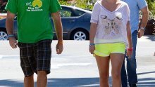 Britney Spears u kričavim vrućim hlačicama
