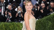 Za zlatnu haljinu Margot Robbie trebalo je 761 sat rada: Chanel je stvorio spektakl večeri